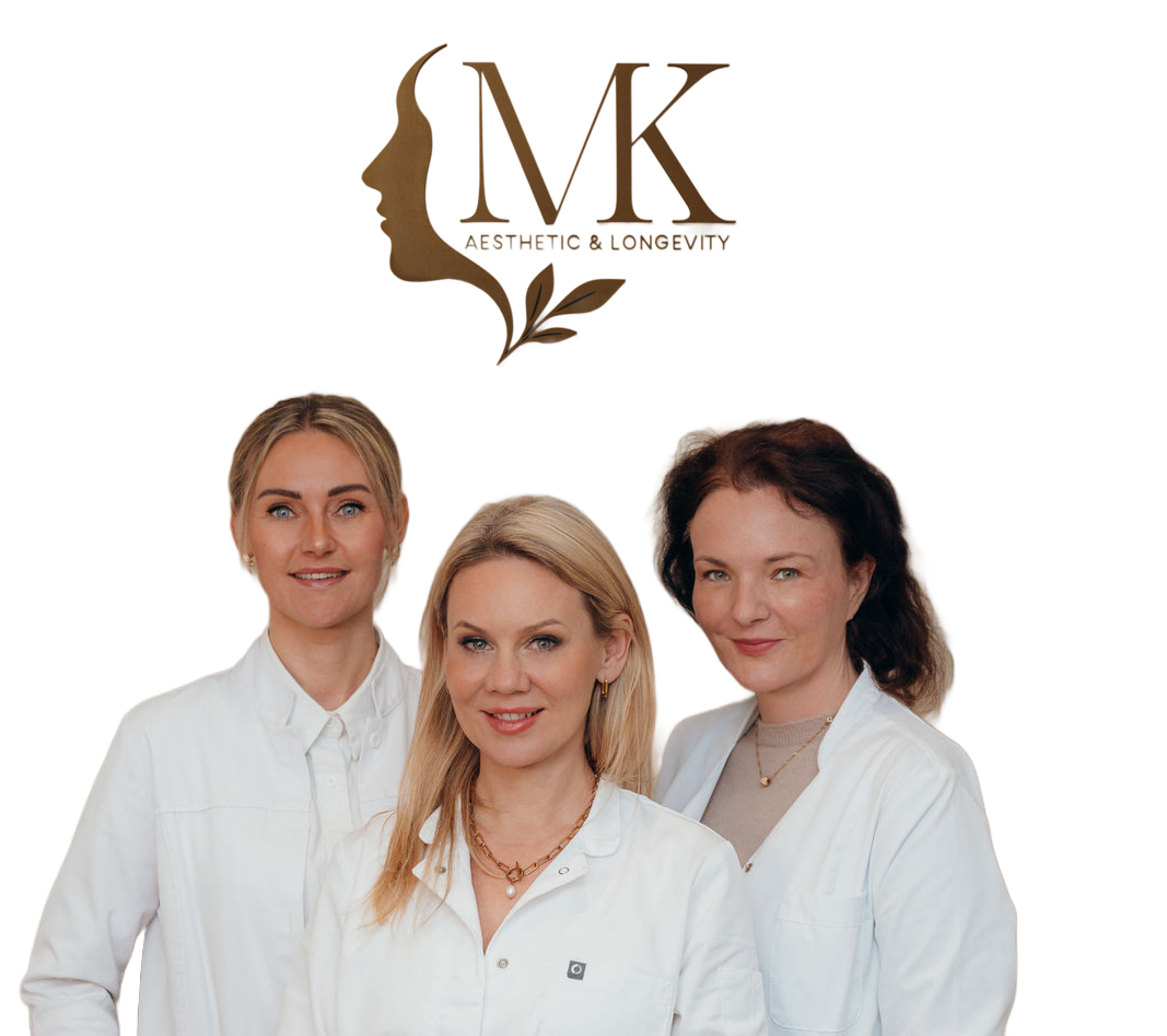 Das Team von MK Aesthetic & Longevity: Dr. Anna Bykov, Martyna Klama-Koteluk und Dr. Johanna Ulrich unter dem Praxislogo